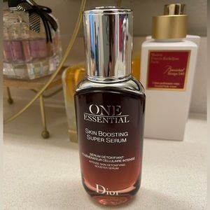 DIOR-One Essential Skin Boosting Super Serum